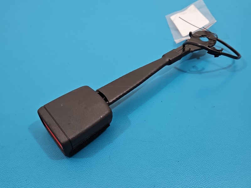 Pas bezpieczeństwa przód prawy pasażera Skoda Octavia IV 8Y0857755