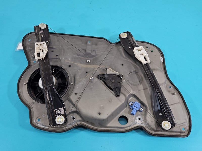 Podnośnik przód prawy Skoda Octavia II 5K0959792 5d kombi Podnośnik przód prawy Skoda Octavia II 5K0959792 5d kombi