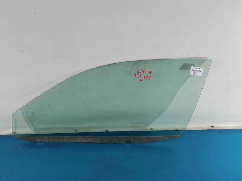 Szyba drzwi przód lewa Vw Golf IV HB