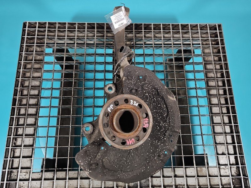 Zwrotnica prawa piasta przód 2.0 CDI Mercedes W213 Zwrotnica prawa piasta przód 2.0 CDI Mercedes W213