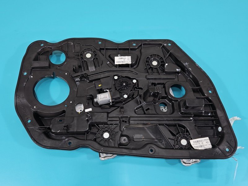 Podnośnik przód lewy SZYBY WINDA Kia Ceed II 12-18 82450-A2010 5d kombi