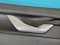 Tapicerka drzwi przód prawa boczek Skoda Octavia IV 5E4867014T