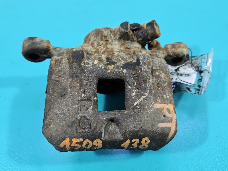 Zacisk tył prawy Opel Monterey 3.2 24V HB