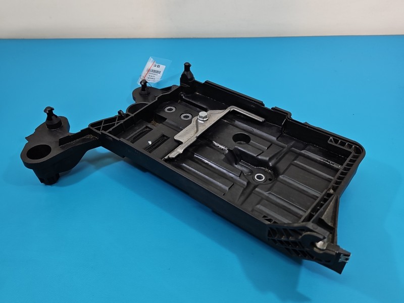 Obudowa akumulatora podstawa Seat Ateca 1.5 TSI 5Q0915321K