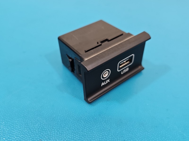 Gniazdo USB Kia Sorento III 14-20 96120-C5100