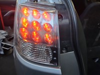 Lampa tył lewa błotnika Mitsubishi Outlander II 06-13 HB EUROPA