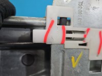 Podnośnik przód prawy SZYBY WINDA Peugeot 2008 I Peugeot, 6pin .Popękany plastik mocowania szyny 0130824160, 9815999280 5d HB