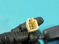 Pas bezpieczeństwa przód prawy pasażera Toyota Avensis II T25 73210-05050