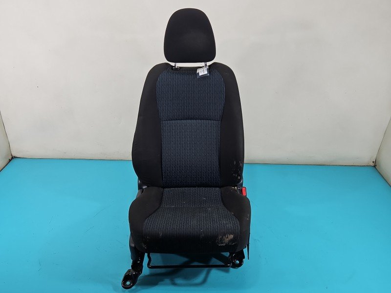 Fotel prawy przód pasażera Toyota Yaris III