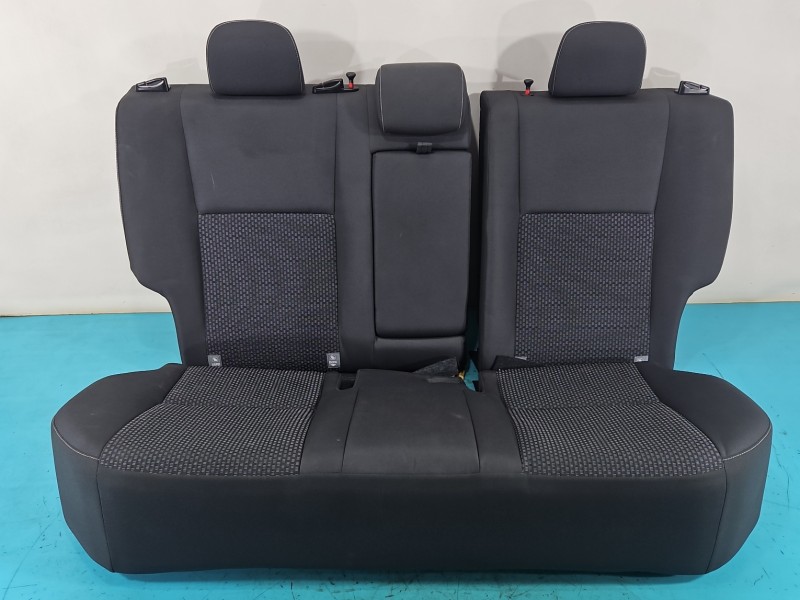 Kanapa tył fotel tylny Toyota Corolla E16 E18 13-