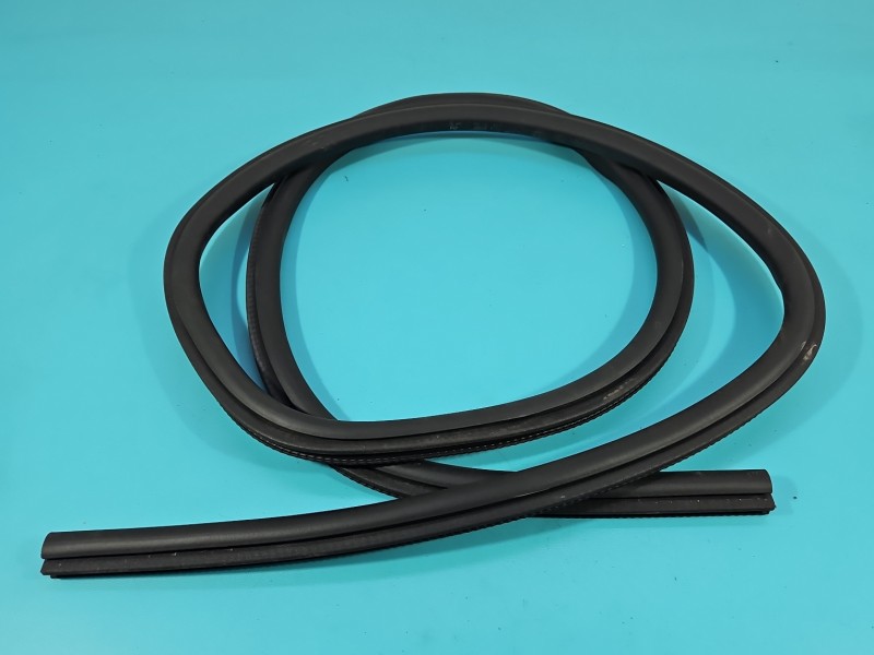 Uszczelka drzwi tył prawa Ford Focus Mk4