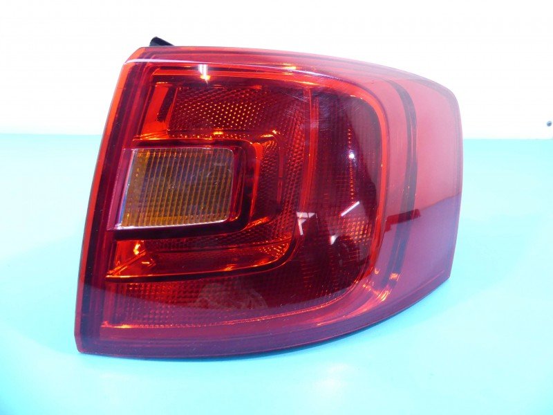 Lampa tył prawa Vw Jetta VI sedan