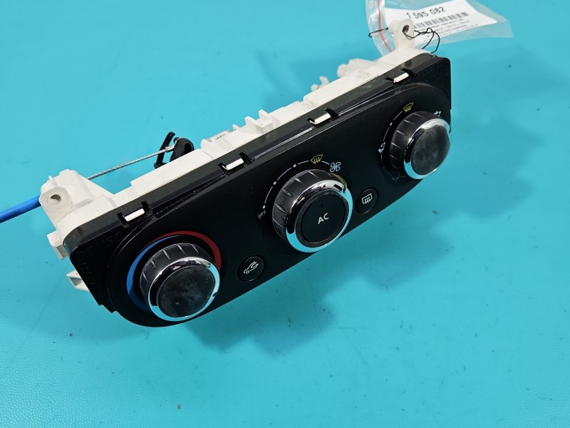 Konsola panel nawiewu Renault Captur I 5R5841100