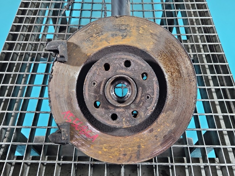 Zwrotnica lewa piasta przód 1.3 cdti Opel Corsa E