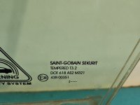 Szyba drzwi przód lewa Kia Venga HB