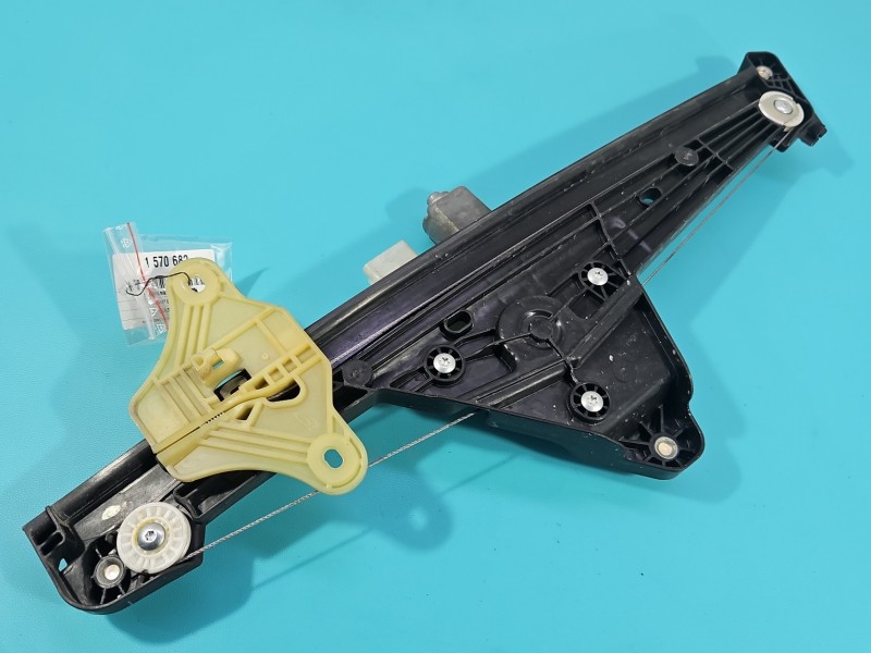 Podnośnik przód prawy SZYBY WINDA 807201776R Renault Clio V 19- Europejska, 6 PIN 5d HB