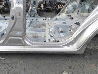 Próg lewy SŁUPEK ŚRODKOWY B Toyota Corolla E16 E18 13- sedan 4d beżowy 4V8