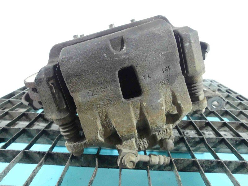 Zacisk przód prawy Opel Zafira C 2.0 cdti