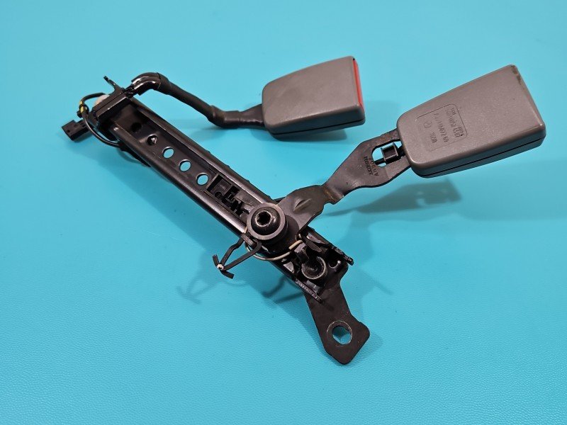Pas bezpieczeństwa tył prawy Mercedes W221 A2218602269 Pas bezpieczeństwa tył prawy Mercedes W221 A2218602269