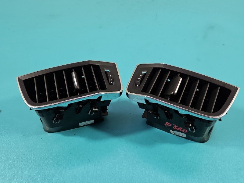 Kratka nawiewu środkowa Skoda Karoq 57A820952A Kratka nawiewu środkowa Skoda Karoq 57A820952A