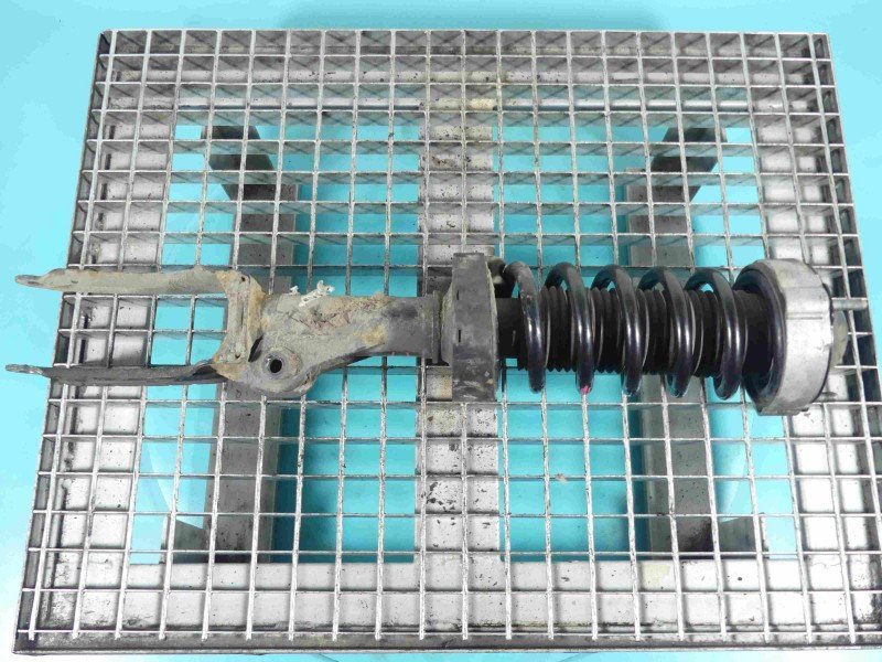 Amortyzator przód prawy przedni Vw Touareg II 10-