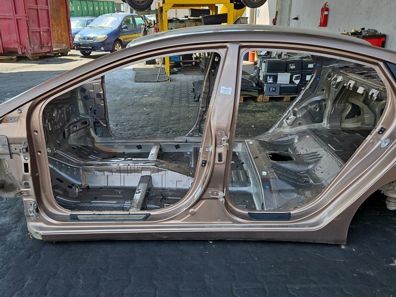 Próg lewy SŁUPEK ŚRODKOWY B Hyundai Elantra V 10-16 sedan 4d beżowy S3N