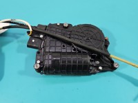 Zamek przód prawy 7185692 BMW F01 EUROPA Producent części: BMW, Z dociągiem zamek 5pin, dociąg 2pin