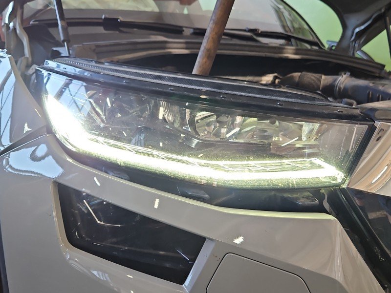 Reflektor prawy lampa przód Skoda Kodiaq I EUROPA