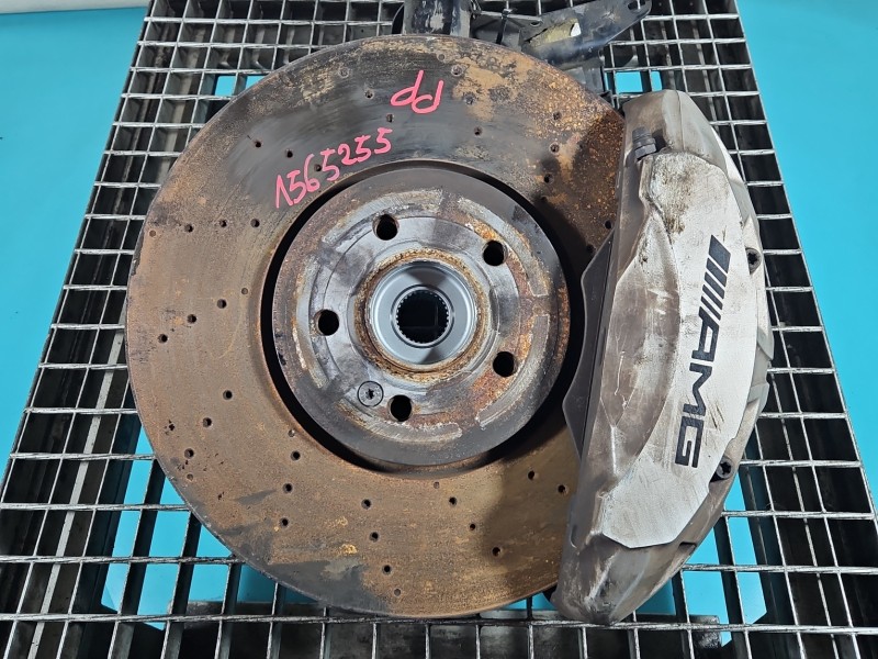 Zwrotnica prawa piasta przód 2.0 T Mercedes W177