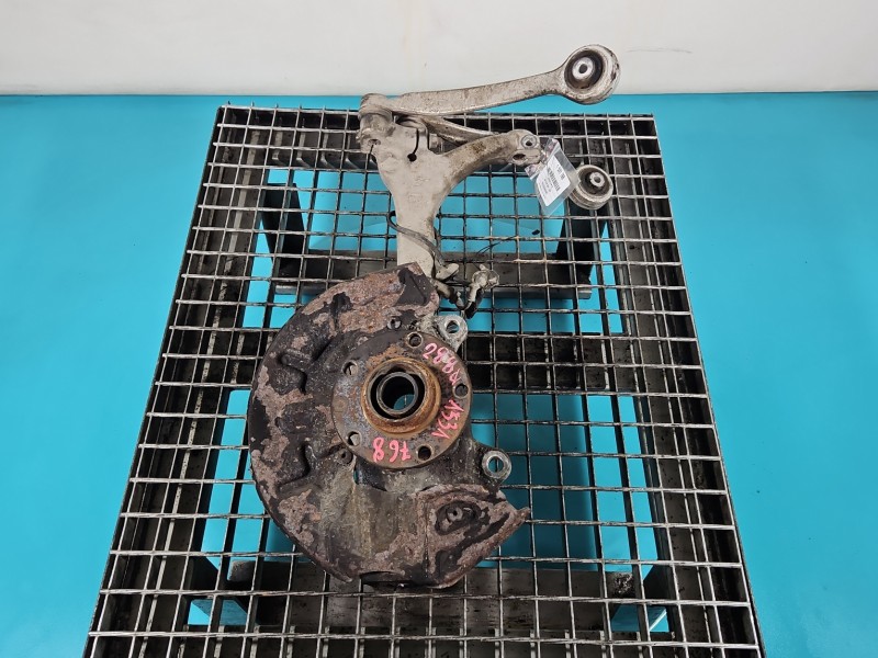 Zwrotnica lewa piasta przód 1.9 tdi Audi A4 B6