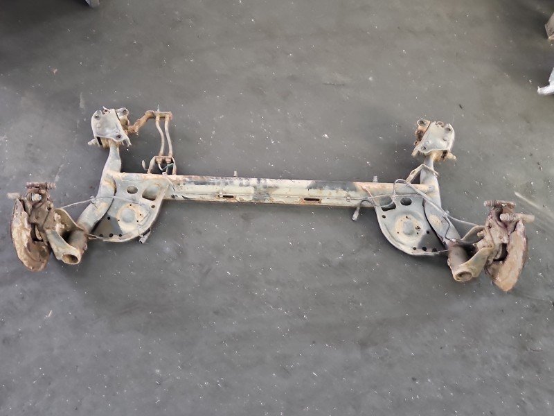 Tylna belka oś tył Renault Clio III 1.6 16V Tylna belka oś tył Renault Clio III 1.6 16V