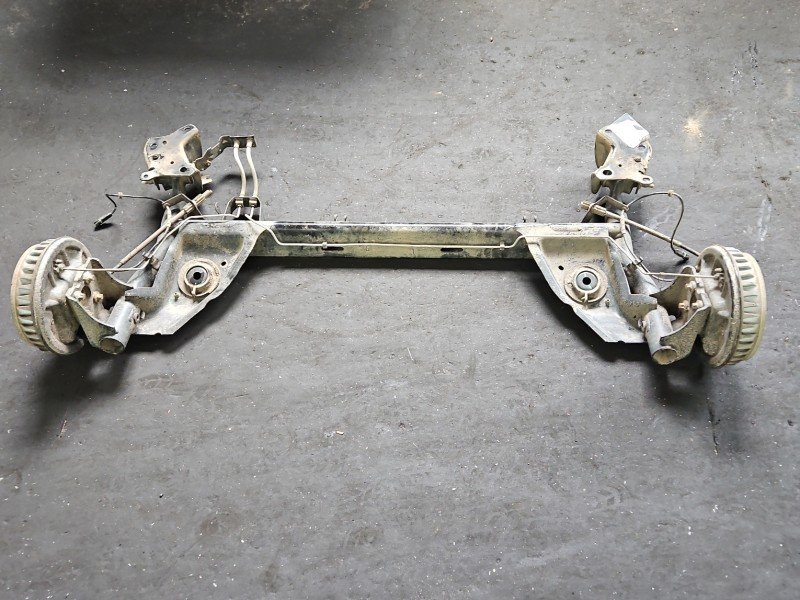 Tylna belka oś tył Renault Captur I 0.9 Tce Tylna belka oś tył Renault Captur I 0.9 Tce