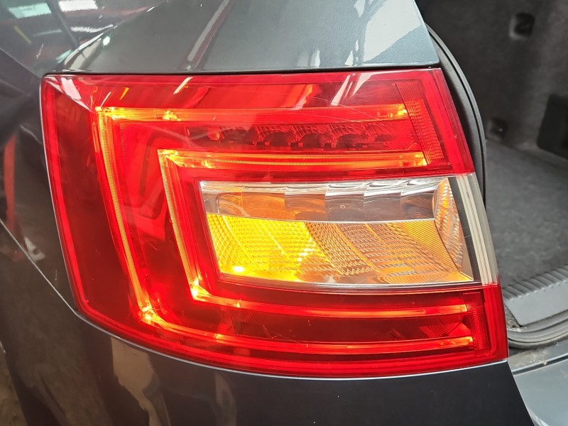 Lampa tył lewa błotnika Skoda Octavia III HB EUROPA