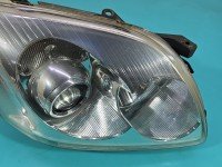 Reflektor prawy lampa przód Toyota Avensis II T25 EUROPA