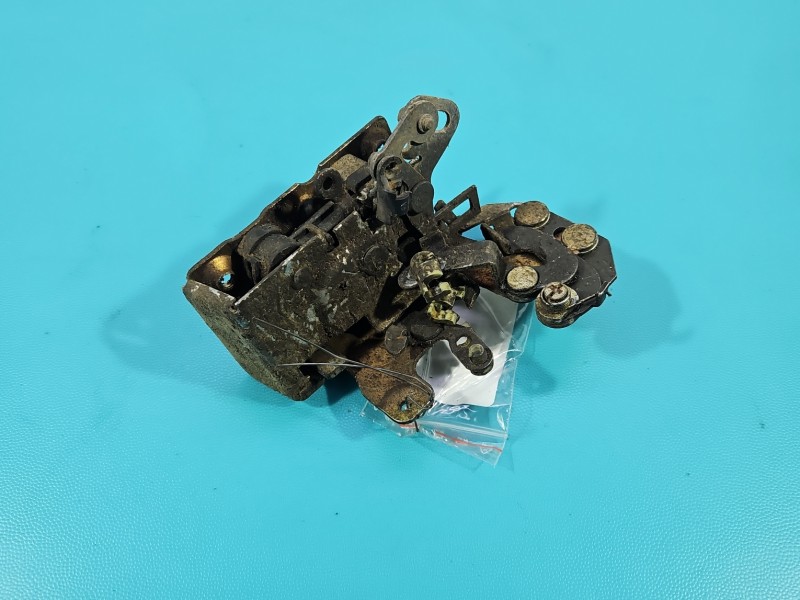 Zamek tył lewy Jeep Cherokee XJ Producent części: JEEP, Brak numeru