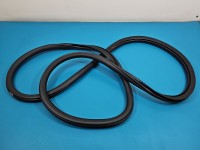 Uszczelka drzwi przód prawa Peugeot 2008 II