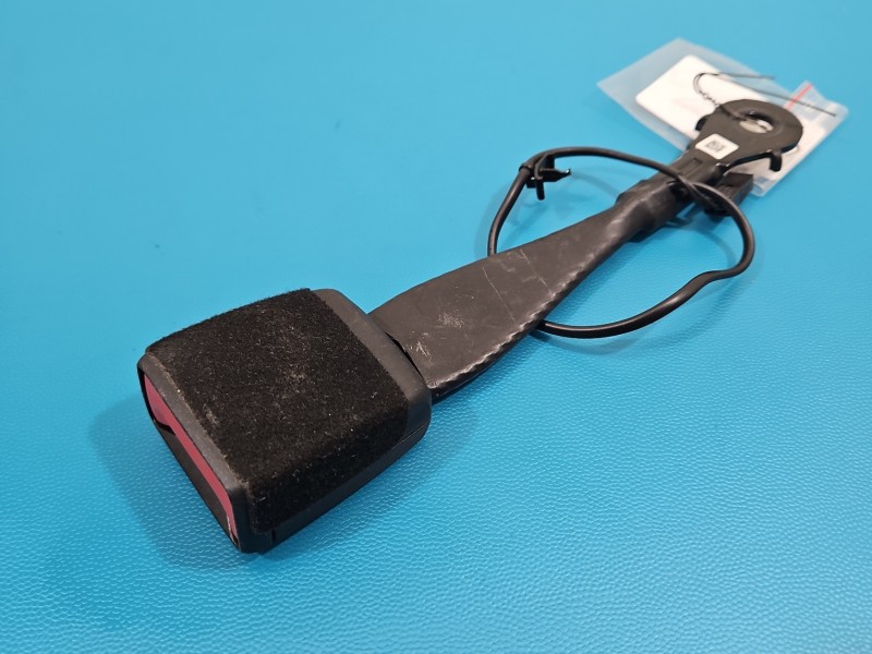 Pas bezpieczeństwa przód prawy pasażera Audi A4 B9 8W0857755A