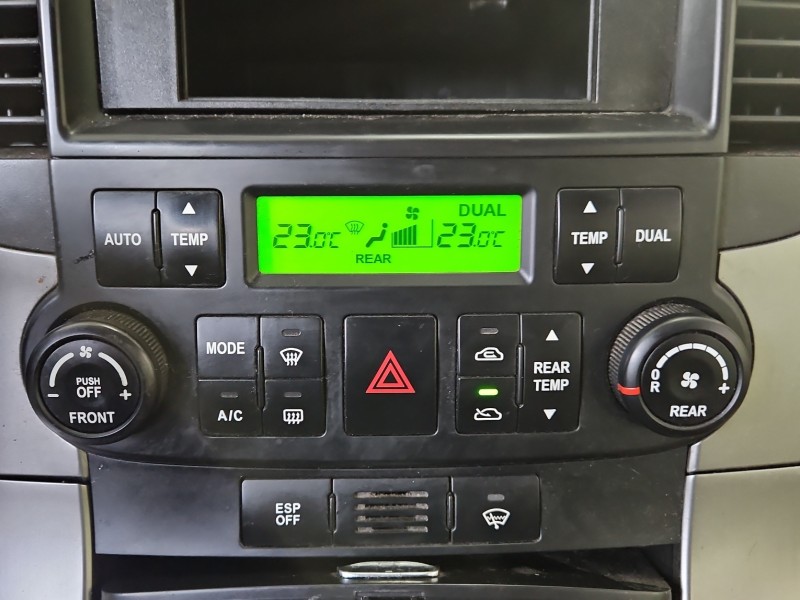 Konsola panel nawiewu Kia Carnival II 05-14 972 50-4D550