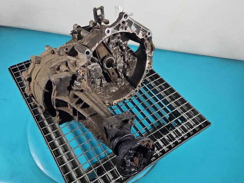 Skrzynia biegów Vw Transporter T4 2.4d