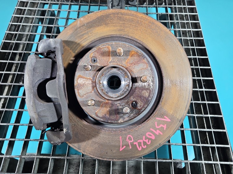 Zwrotnica lewa piasta przód 1.5 T-GDi Kia Ceed III 18-21