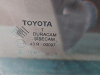 Szyba drzwi tył prawa Toyota Corolla Verso II HB