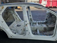 Próg prawy SŁUPEK ŚRODKOWY B Peugeot 3008 II HB 5d białyKWED