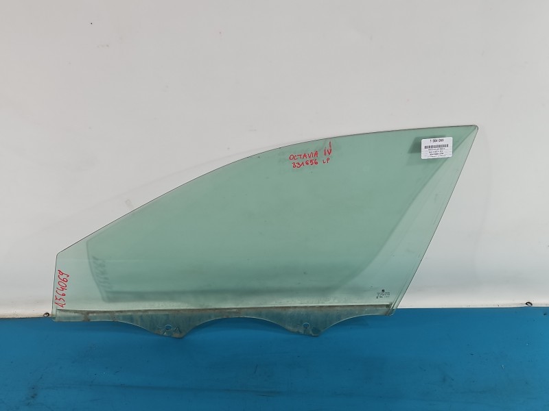 Szyba drzwi przód lewa KIEROWCY Skoda Octavia IV HB