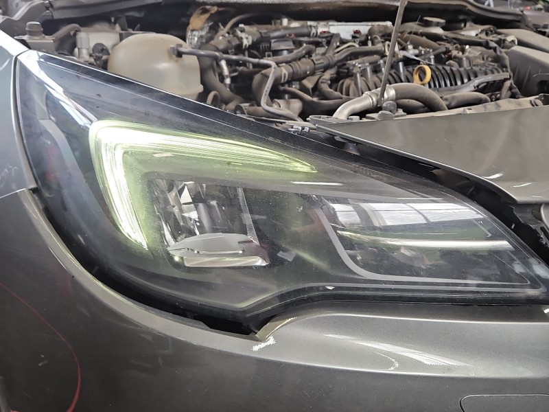 Reflektor prawy lampa przód Opel Astra V K EUROPA 39195689