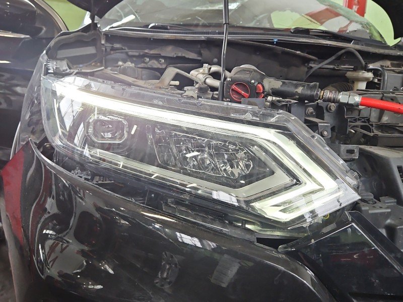 Reflektor prawy lampa przód Nissan Qashqai II J11 13-21 EUROPA