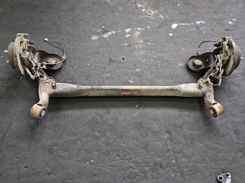 Tylna belka oś tył Hyundai I20 I 08-14 1.4 16V (G4FA) Tylna belka oś tył Hyundai I20 I 08-14 1.4 16V (G4FA)