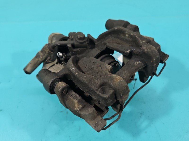 Zacisk tył prawy Skoda Karoq 2.0 tdi HB