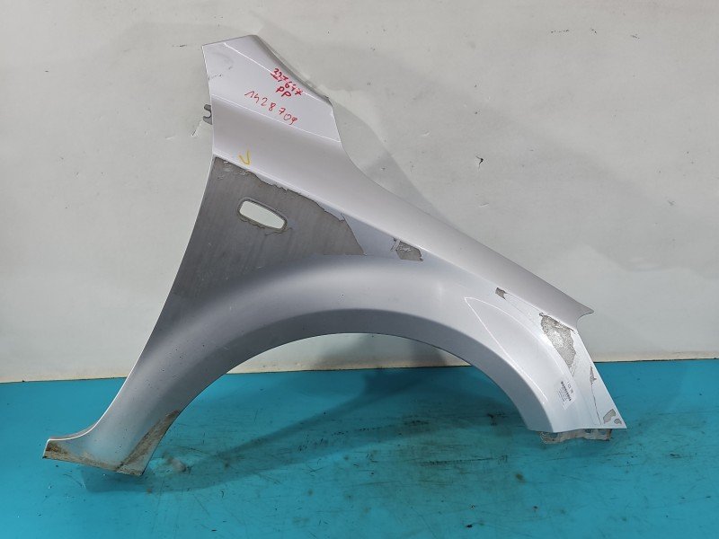 Błotnik przód prawy Kia Ceed I 06- srebrny