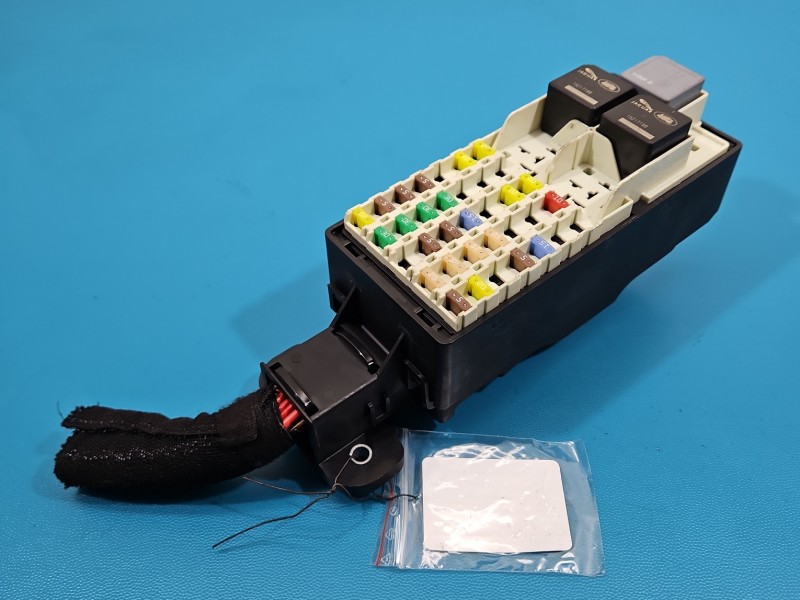 Skrzynka bezpieczników Jaguar XE X760