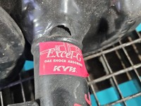Amortyzator przód komplet lewy prawy Toyota Verso 09- L+P